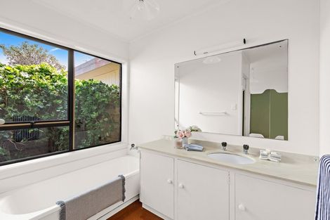 Photo of property in 39 Grand View Road, Leigh, 0985