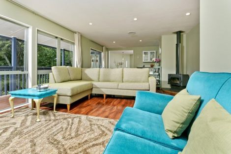 Photo of property in 3a Manon Crescent, Greenhithe, Auckland, 0632