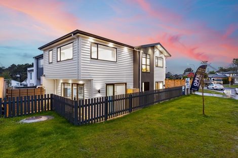 Photo of property in 79a Granville Drive, Massey, Auckland, 0614