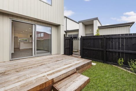 Photo of property in 8/15 Awamutu Grove, Waiwhetu, Lower Hutt, 5010