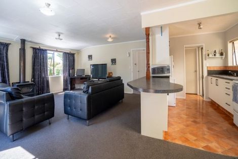 Photo of property in 32 Rosedale Crescent, Cloverlea, Palmerston North, 4412