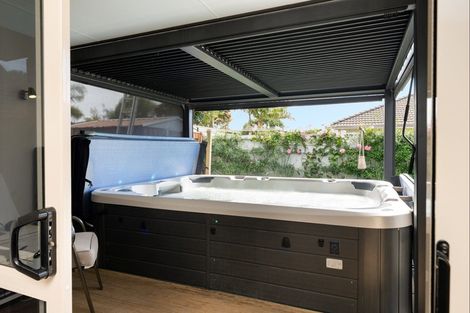 Photo of property in 126 Santa Monica Drive, Papamoa Beach, Papamoa, 3118