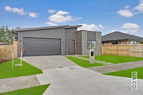Photo of property in 12 Paihere Street, Huapai, Kumeu, 0810
