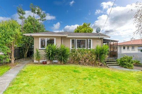 Photo of property in 8 Wanaka Place, Glenview, Hamilton, 3206