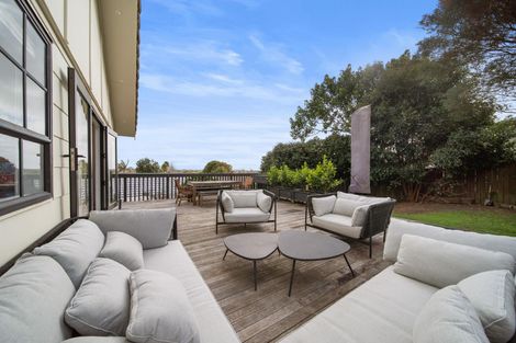 Photo of property in 6 Crestlands Place, Papakura, 2110