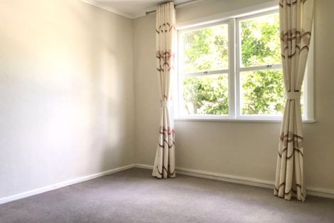 Photo of property in 4 Ondine Place, Glenfield, Auckland, 0629
