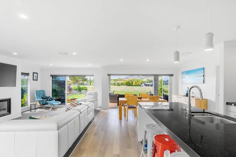 Photo of property in 67 Montgomery Crescent, Kinloch, Taupo, 3377