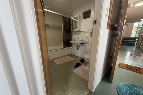 Photo of property in Churchill Flats, 213 The Terrace, Wellington Central, Wellington, 6011