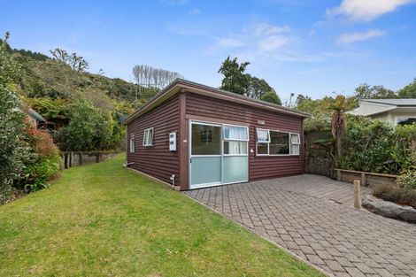 Photo of property in 98 Spencer Road, Lake Tarawera, Rotorua, 3076