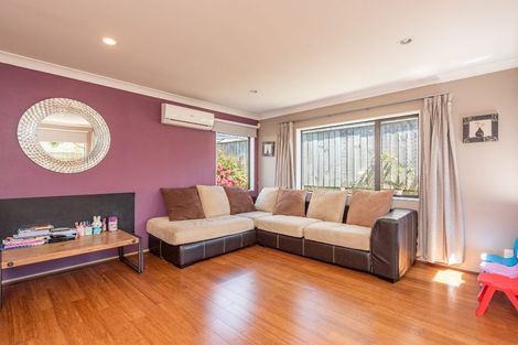 Photo of property in 6 Erlestoke Crescent, Churton Park, Wellington, 6037