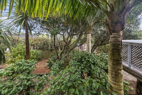 Photo of property in 31 Robbies Road, Shelly Park, Auckland, 2014