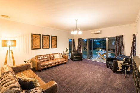Photo of property in 37 Chestnut Close, Kelvin Grove, Palmerston North, 4414