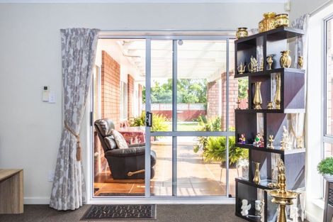 Photo of property in 6 Royal Oak Drive, Kelvin Grove, Palmerston North, 4414