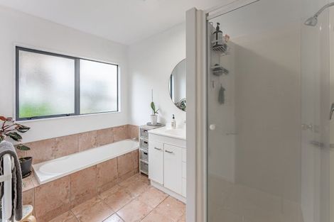 Photo of property in 2/422 Whangaparaoa Road, Stanmore Bay, Whangaparaoa, 0932