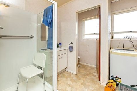 Photo of property in 2/18 Duke Street, Papakura, 2110