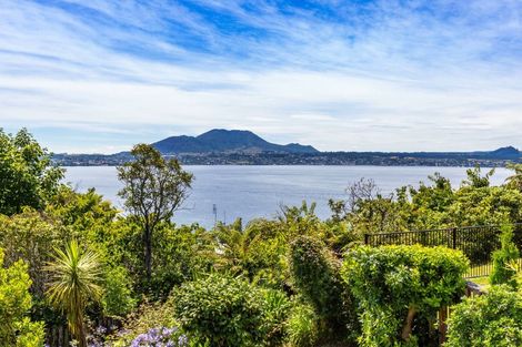 Photo of property in 15 Scenic Heights, Acacia Bay, Taupo, 3330
