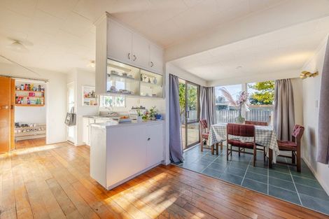 Photo of property in 18 Howard Road, Taradale, Napier, 4112