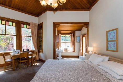 Photo of property in 32 Milton Road, Bluff Hill, Napier, 4110