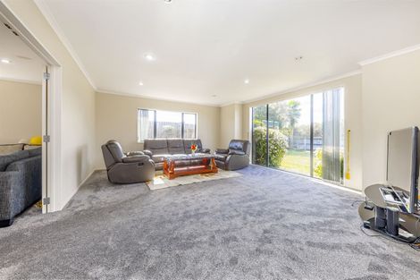 Photo of property in 497 Great South Road, Opaheke, Papakura, 2113