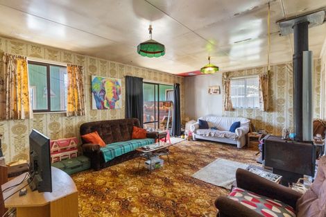 Photo of property in 7 Ngatira Road, Muriwai, Waimauku, 0881