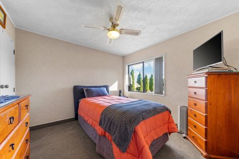 Photo of property in 19a Litchfield Place, Clarks Beach, 2122