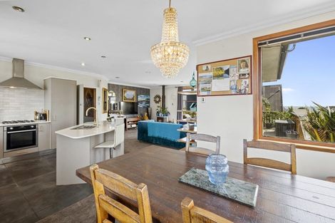 Photo of property in 10 Bulteel Street, New Plymouth, 4310