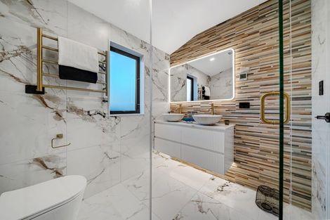 Photo of property in 7a Sirius Place, Botany Downs, Auckland, 2010
