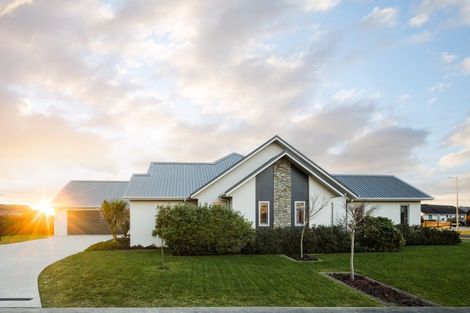 Photo of property in 77 Baxter Michael Crescent, Cambridge, 3434