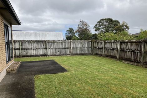 Photo of property in 21 Ballymore Drive, Pinehill, Auckland, 0632