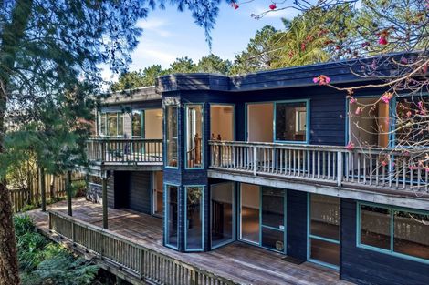 Photo of property in 1/11 Saddleback Rise, Murrays Bay, Auckland, 0630