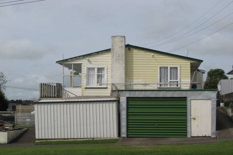 Photo of property in 5 Raleigh Street, Waitara, 4320