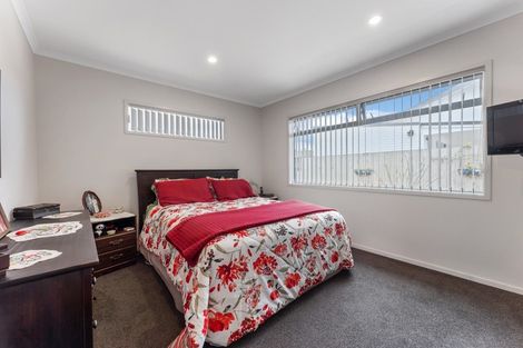 Photo of property in 27a Tukapa Street, Westown, New Plymouth, 4310