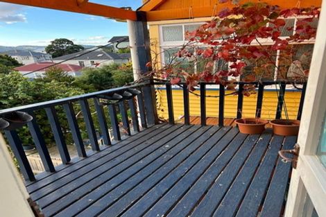 Photo of property in 5 Mcintyre Avenue, Mount Victoria, Wellington, 6011