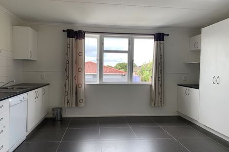 Photo of property in 1/8 Valdale Road, Henderson, Auckland, 0610