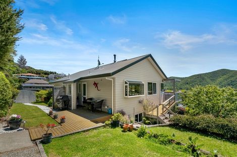 Photo of property in 20 Rimu Terrace, Waikawa, Picton, 7220