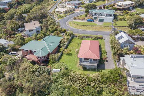 Photo of property in 20 Bayne Terrace, Macandrew Bay, Dunedin, 9014