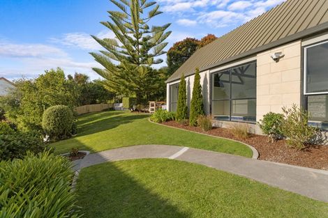 Photo of property in 9 Woodside Common, Westmorland, Christchurch, 8025