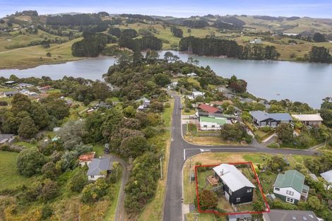 Photo of property in 9 Point Street, Raglan, 3225