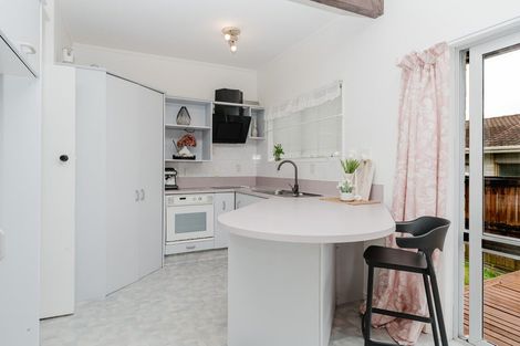 Photo of property in 2 Dorothy Place, Hillcrest, Hamilton, 3216