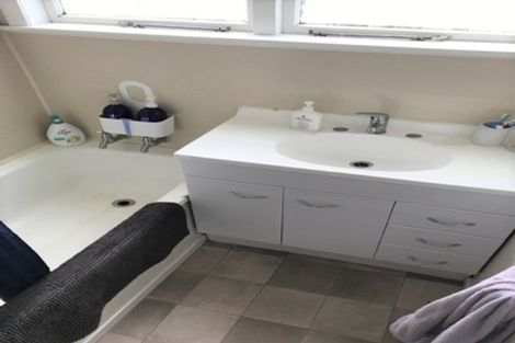 Photo of property in 30 Davidson Crescent, Tawa, Wellington, 5028