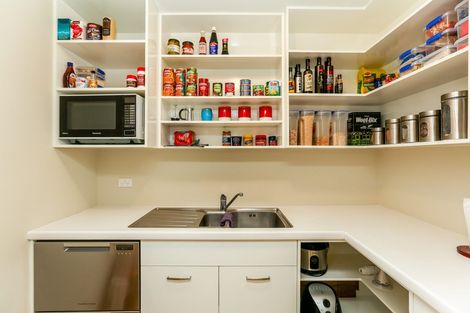 Photo of property in 5 Aspen Place, Whalers Gate, New Plymouth, 4310