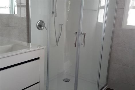 Photo of property in 28 Rosalind Road, Glenfield, Auckland, 0629