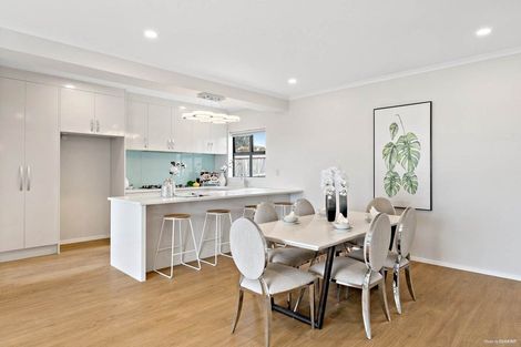 Photo of property in 10 Ascension Crescent, Orewa, 0931