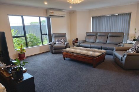 Photo of property in 99a Bolton Street, Blockhouse Bay, Auckland, 0600