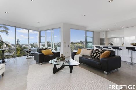 Photo of property in 32a Parr Terrace, Castor Bay, Auckland, 0620