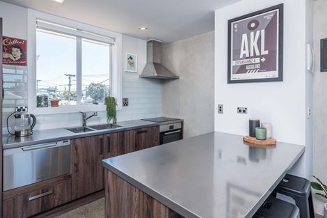 Photo of property in 10/76 Freyberg Street, Lyall Bay, Wellington, 6022