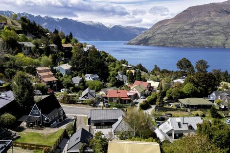 Photo of property in 24 Williams Street, Sunshine Bay, Queenstown, 9300