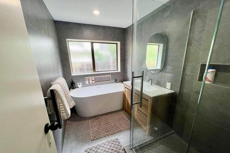 Photo of property in 4b Puriri Avenue, Orewa, 0931