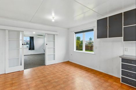 Photo of property in 2 Collingwood Street, Levin, 5510