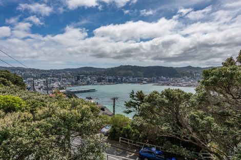 Photo of property in 8 Roseneath Terrace, Roseneath, Wellington, 6011